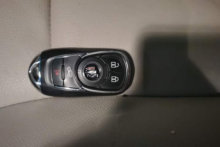 Used Buick GL8 2021 Land Cruiser Executive Class 652T Luxury Model Vehicle Key