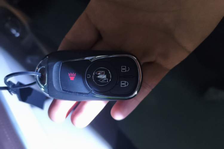 Used Buick GL8 2021 Land Cruiser Executive Class 652T Comfort Model Vehicle Key