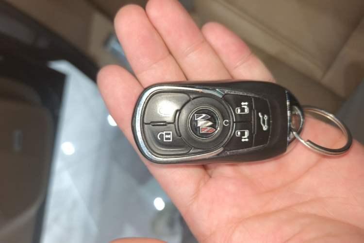 Used Buick GL8 2021 ES Land Cruiser 653T Flagship Model Vehicle Key