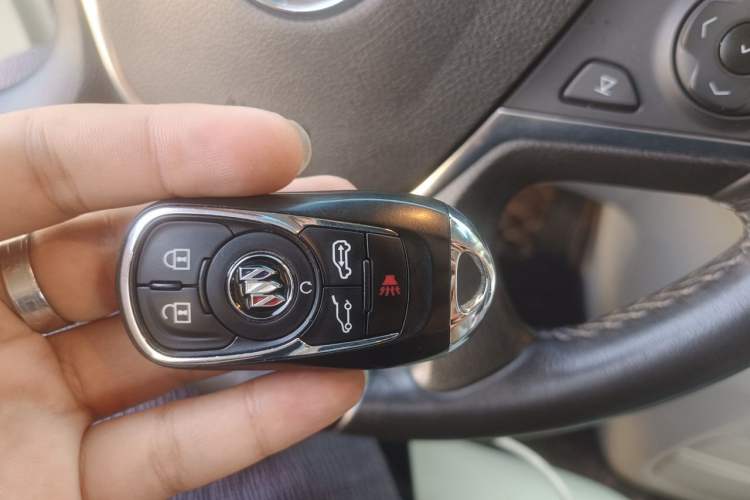 Used Buick GL8 2021 Land Cruiser Executive Class 652T Smart Luxury Model Vehicle Key