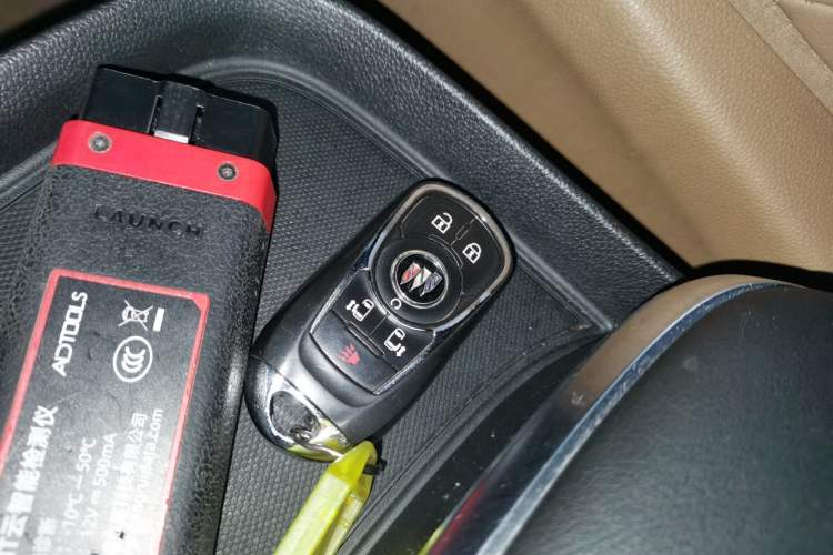Used Buick GL8 2021 ES Land Cruiser 653T Luxury Edition Vehicle Key