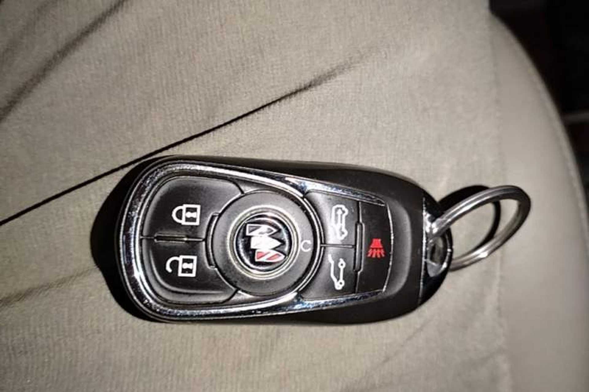 Used Buick GL8 2021 Land Cruiser Executive 652T Premium Model Vehicle Key