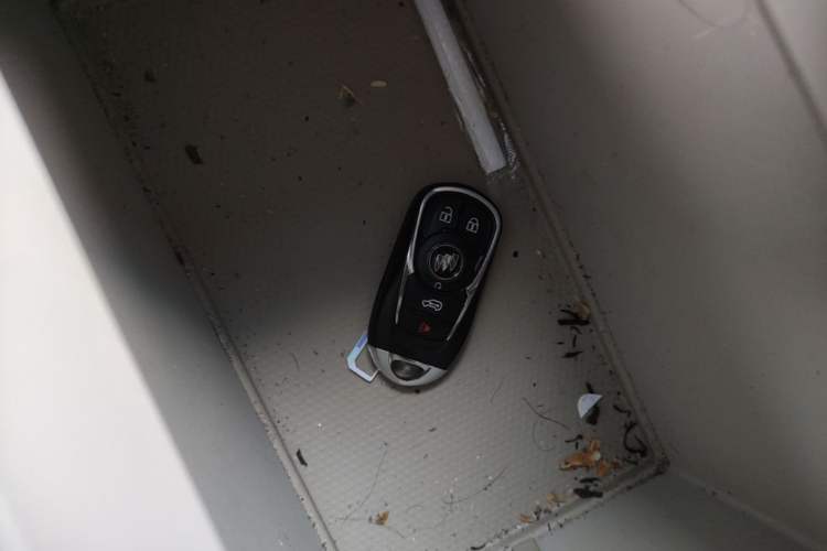Used Buick GL8 2021 Land Cruiser Executive Class 652T Luxury Model Vehicle Key
