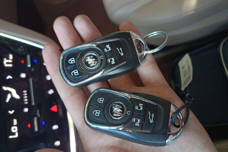Used Buick GL8 2021 ES Landtrek 653T Luxury Model Vehicle Key