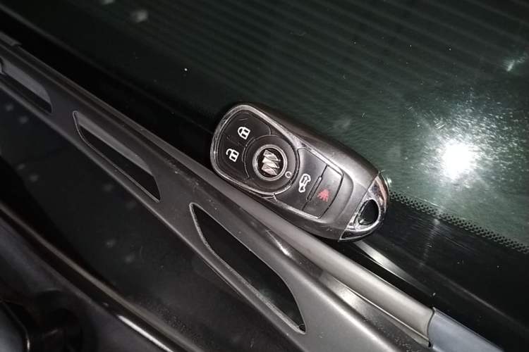 Used Buick GL8 2021 Land Cruiser Executive Class 652T Luxury Model Vehicle Key