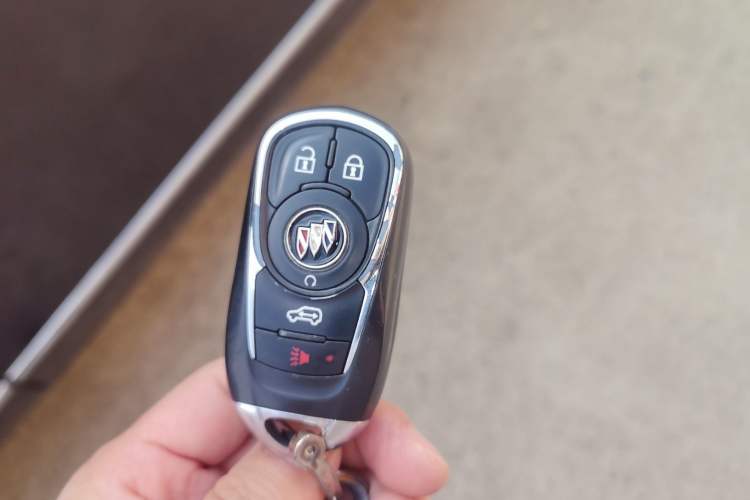 Used Buick GL8 2021 Land Cruiser Executive Class 652T Luxury Model Vehicle Key