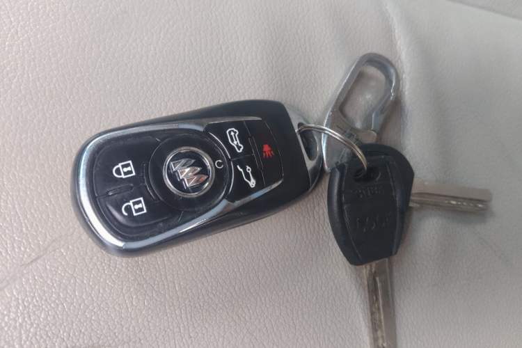 Used Buick GL8 2021 Land Cruiser Executive 652T Premium Model Vehicle Key