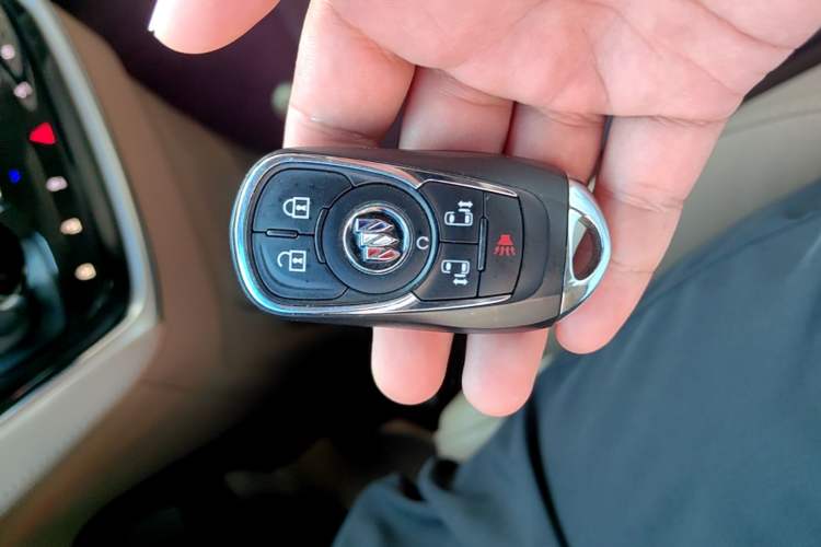 Used Buick GL8 2021 ES Land Cruiser 653T Luxury Edition Vehicle Key