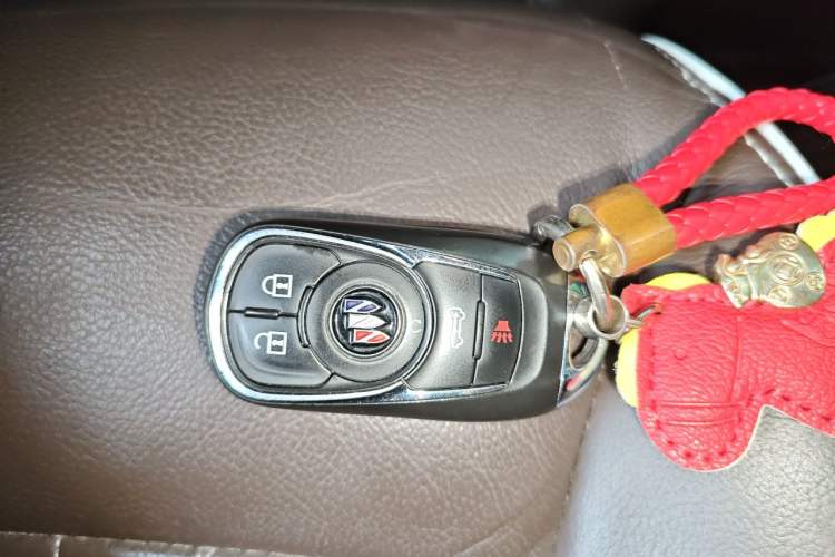 Used Buick GL8 2021 Land Cruiser Executive Class 652T Luxury Model Vehicle Key