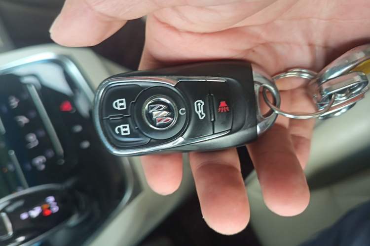 Used Buick GL8 2021 Land Cruiser Executive Class 652T Luxury Model Vehicle Key