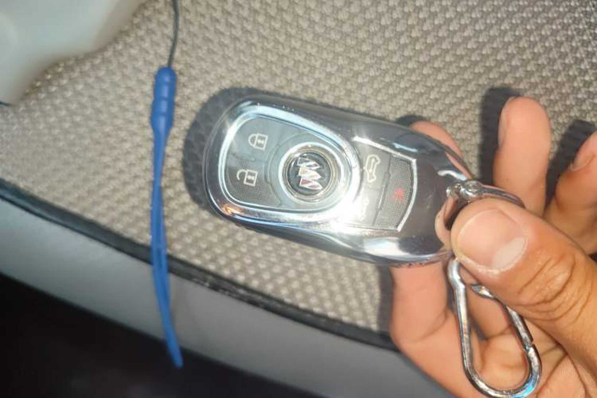 Used Buick GL8 2021 Land Cruiser Executive 652T Premium Model Vehicle Key