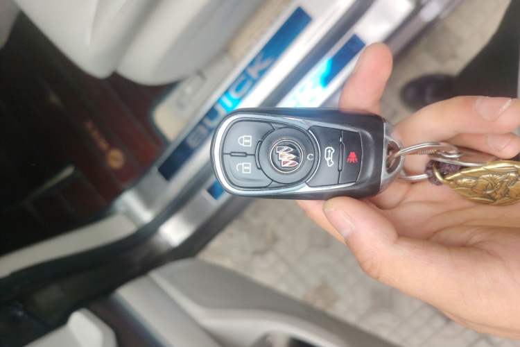 Used Buick GL8 2021 Land Cruiser Executive Class 652T Luxury Model Vehicle Key