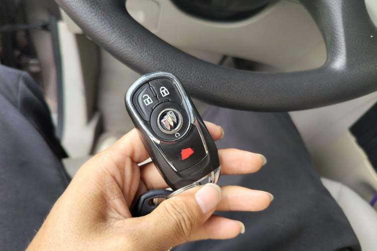 Used Buick GL8 2021 Land Cruiser Executive Class 652T Comfort Model Vehicle Key