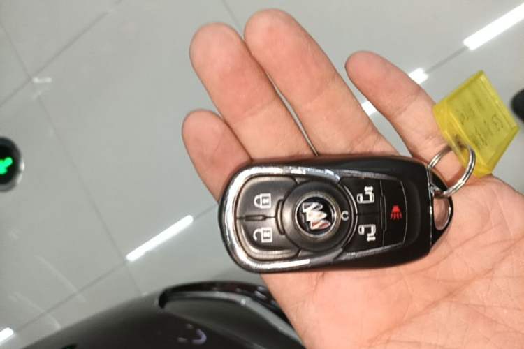 Used Buick GL8 2021 ES Land Cruiser 653T Luxury Edition Vehicle Key