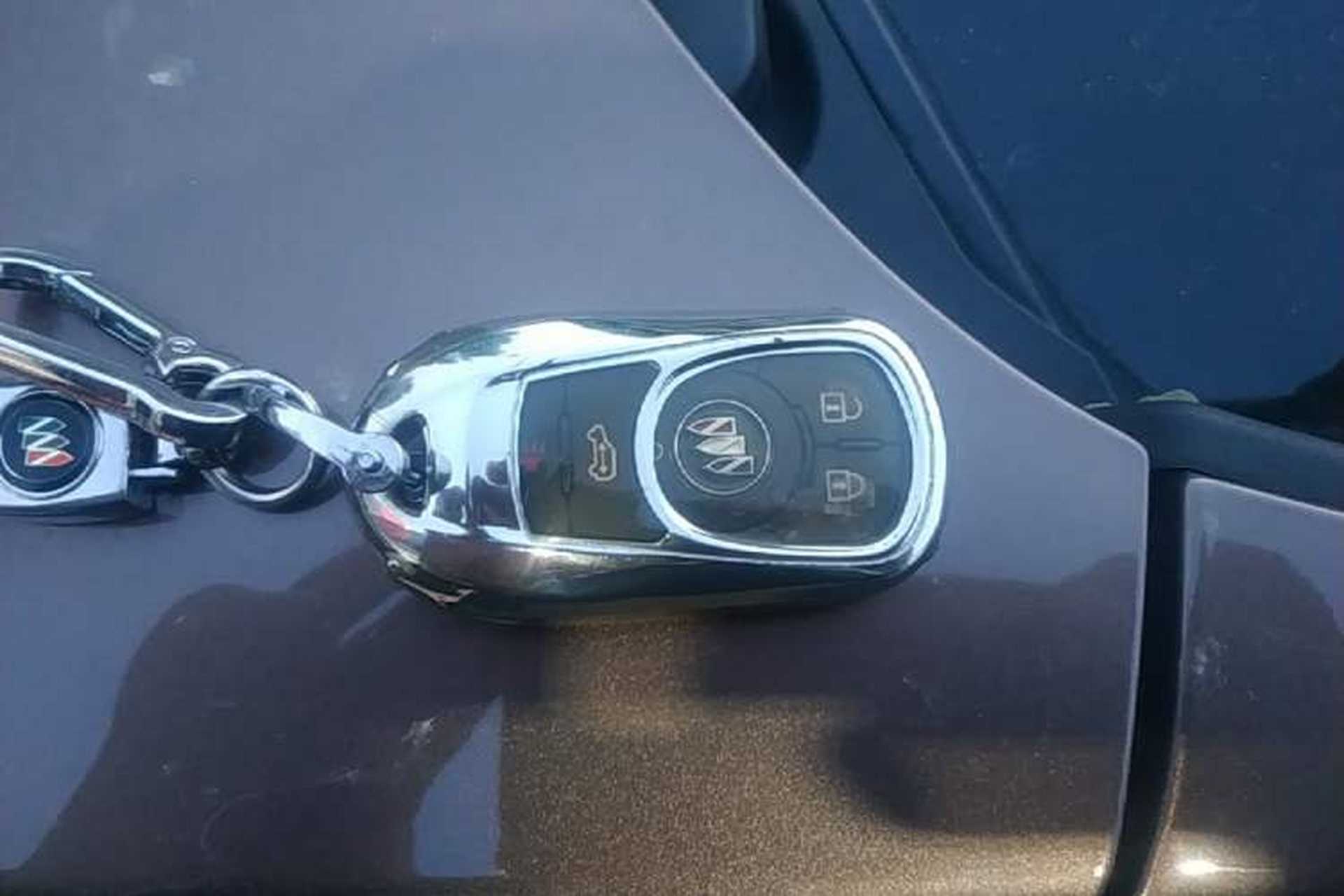 Used Buick GL8 2021 Land Cruiser Executive Class 652T Luxury Model Vehicle Key