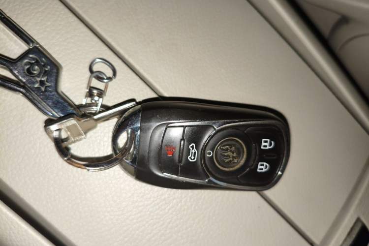 Used Buick GL8 2021 Land Cruiser Executive Class 652T Luxury Model Vehicle Key