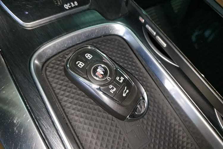 Used Buick GL8 2021 ES Landtrek 653T Luxury Model Vehicle Key