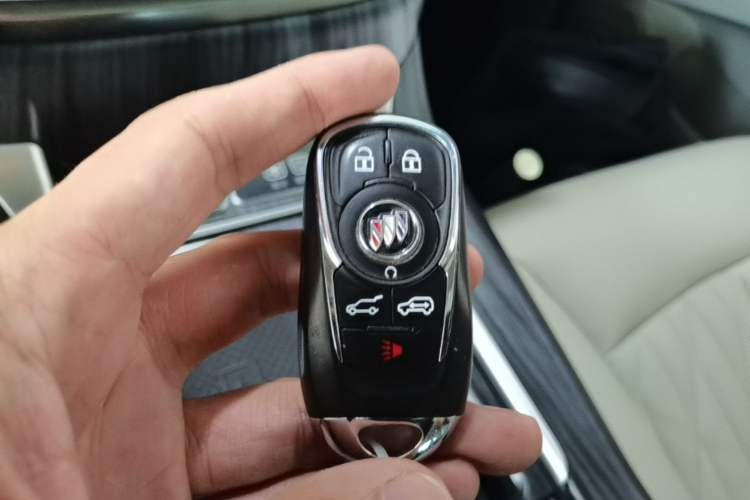 Used Buick GL8 2021 Land Cruiser Executive 652T Premium Model Vehicle Key