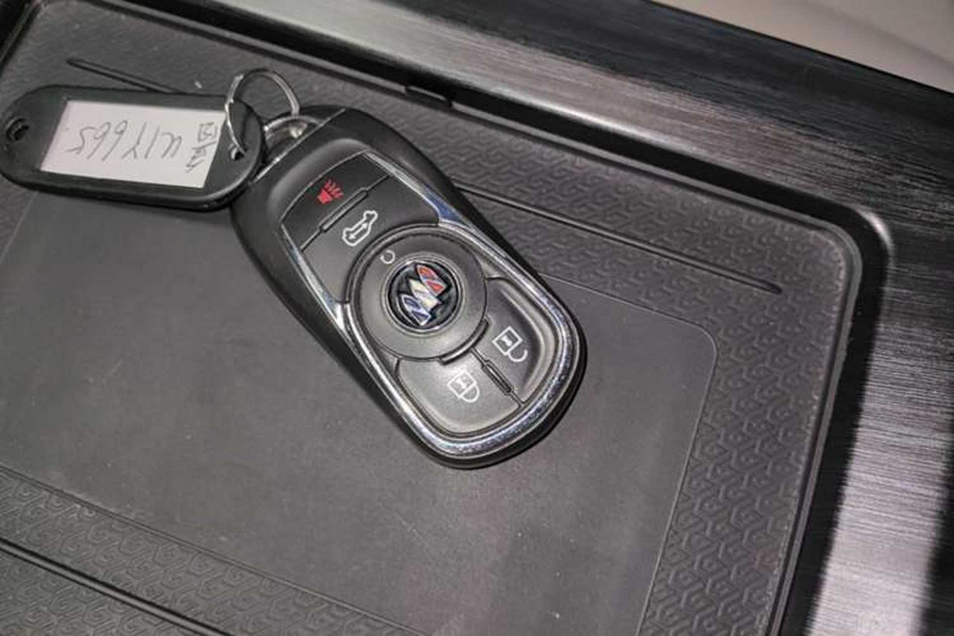 Used Buick GL8 2021 Land Cruiser Executive Class 652T Luxury Model Vehicle Key