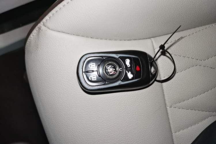 Used Buick GL8 2021 Land Cruiser Executive 652T Premium Model Vehicle Key