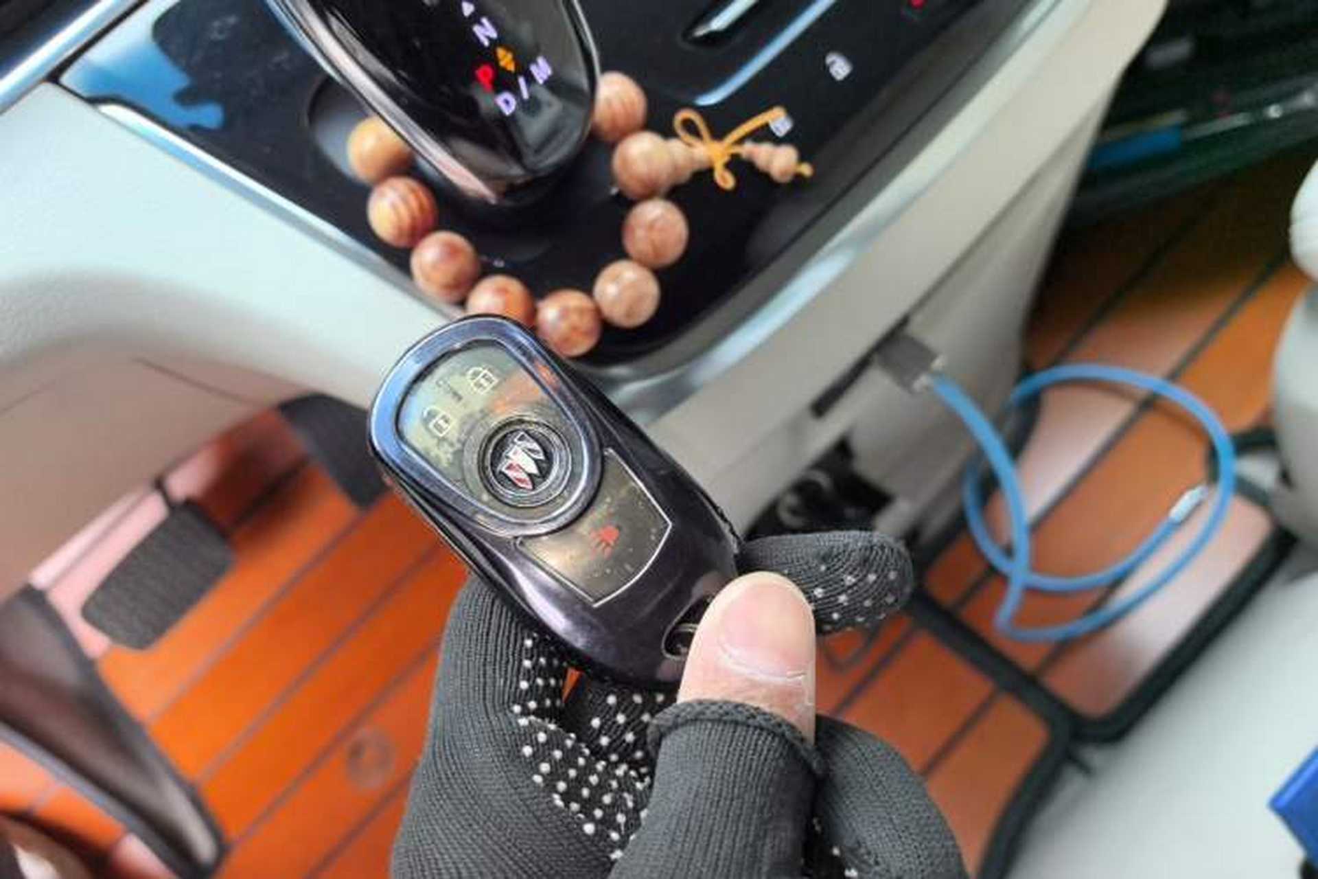 Used Buick GL8 2021 Land Cruiser Executive Class 652T Comfort Model Vehicle Key