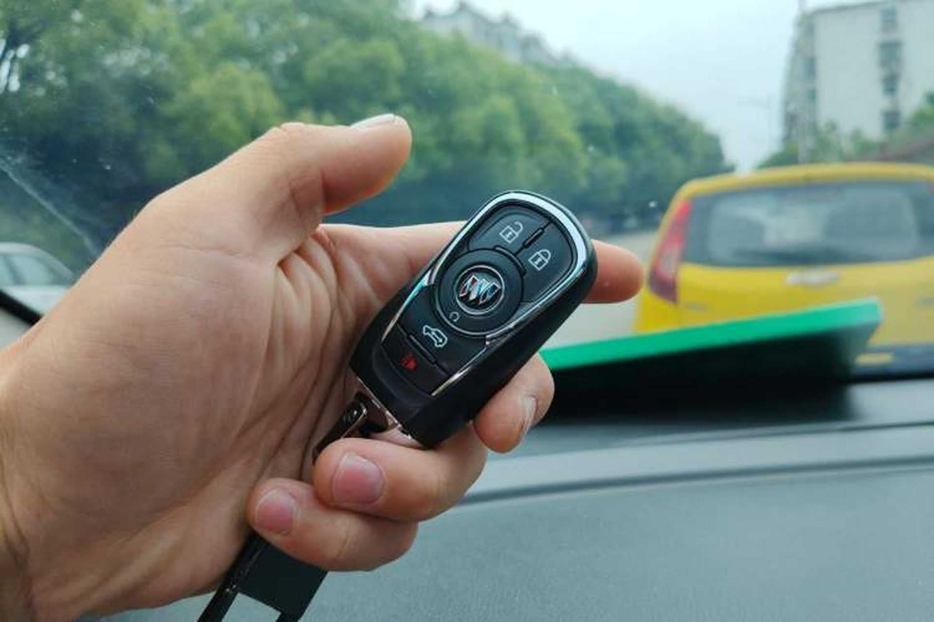 Used Buick GL8 2021 Land Cruiser Executive Class 652T Luxury Model Vehicle Key