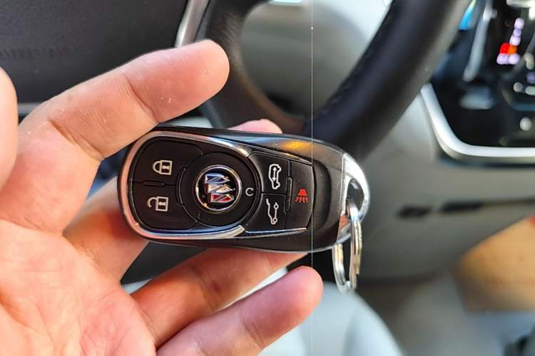 Used Buick GL8 2021 Land Cruiser Executive 652T Premium Model Vehicle Key