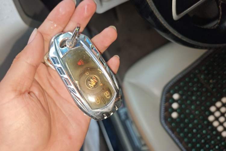 Used Buick GL8 2021 Land Cruiser Executive Class 652T Comfort Model Vehicle Key