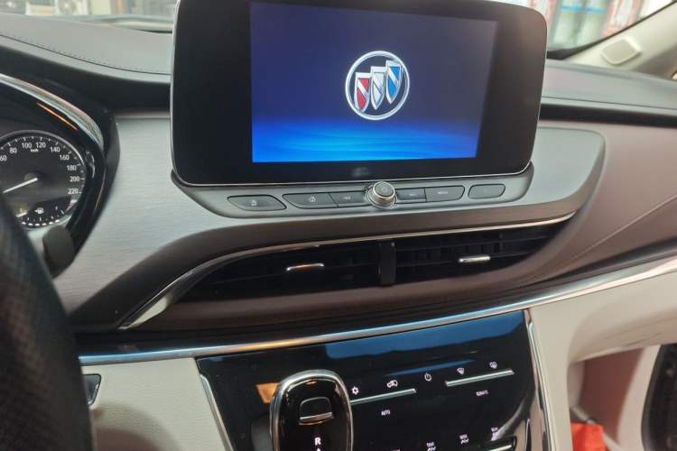 Used Buick GL8 2021 Land Cruiser Executive Class 652T Comfort Model Audio And AC Panel