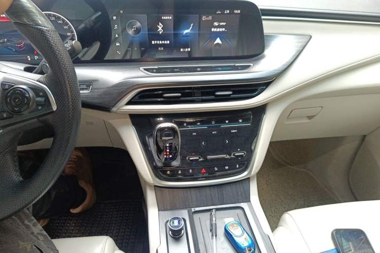 Used Buick GL8 2021 ES Landtrek 653T Comfort Edition Audio And AC Panel