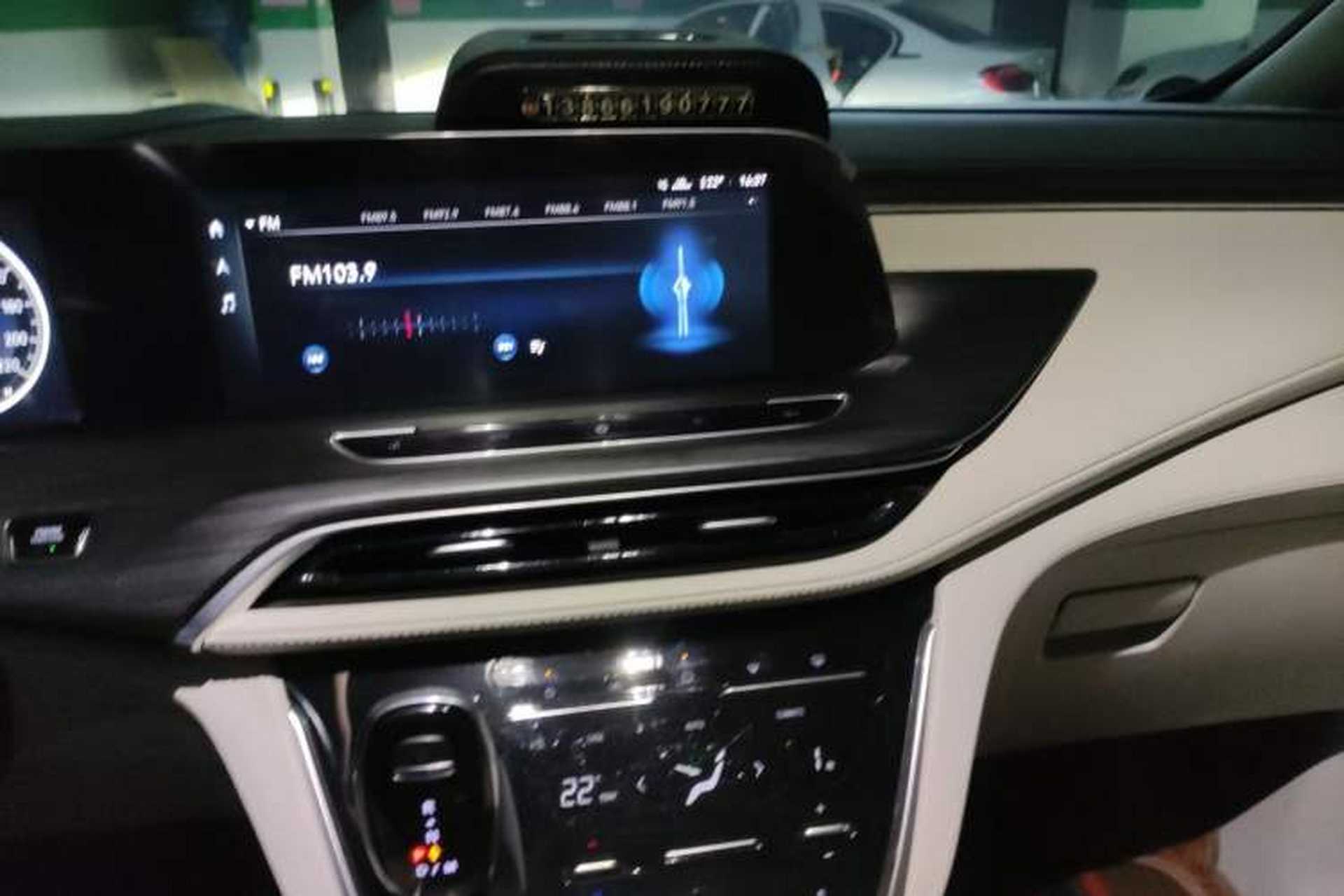 Used Buick GL8 2021 ES Land Cruiser 653T Luxury Edition Audio And AC Panel