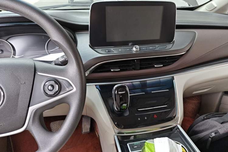 Used Buick GL8 2021 Land Cruiser Executive Class 652T Comfort Model Audio And AC Panel