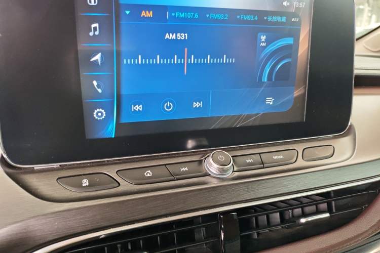 Used Buick GL8 2021 Land Cruiser Executive Class 652T Comfort Model Audio And AC Panel