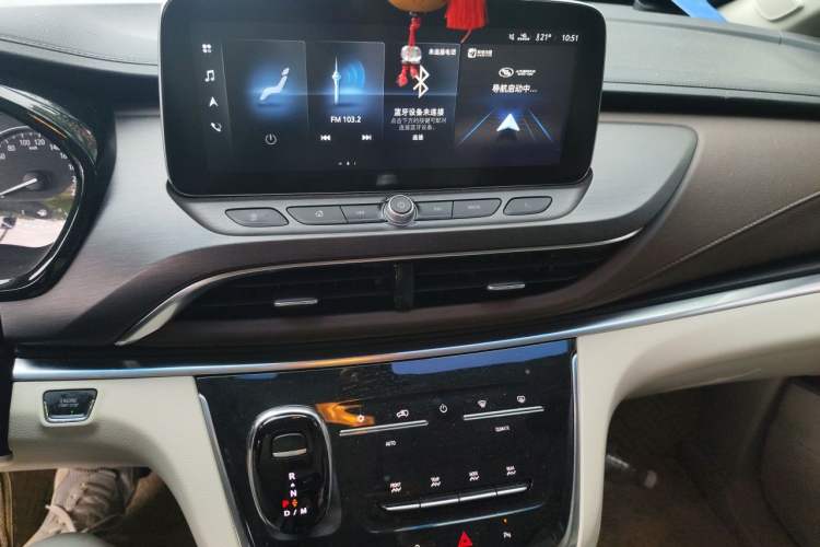 Used Buick GL8 2021 Land Cruiser Executive Class 652T Luxury Model Audio And AC Panel