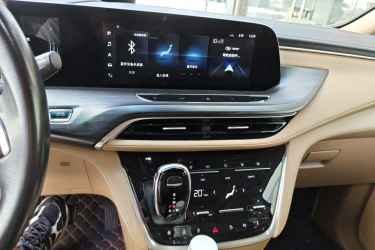 Used Buick GL8 2021 ES Land Cruiser 653T Luxury Edition Audio And AC Panel