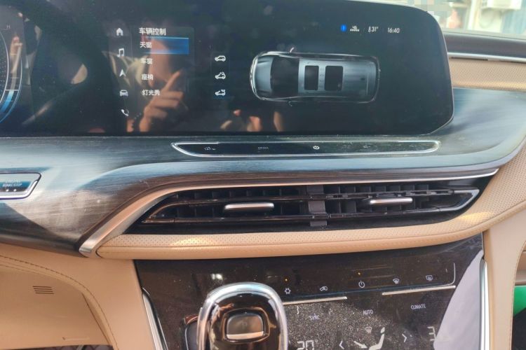 Used Buick GL8 2021 ES Land Cruiser 653T Luxury Edition Audio And AC Panel