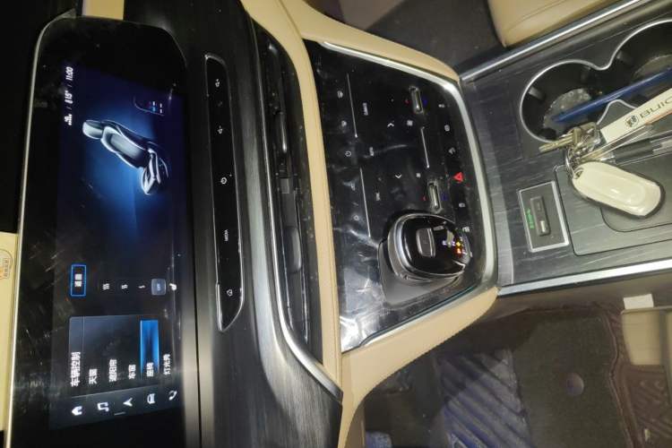 Used Buick GL8 2021 ES Landtrek 653T Luxury Model Audio And AC Panel