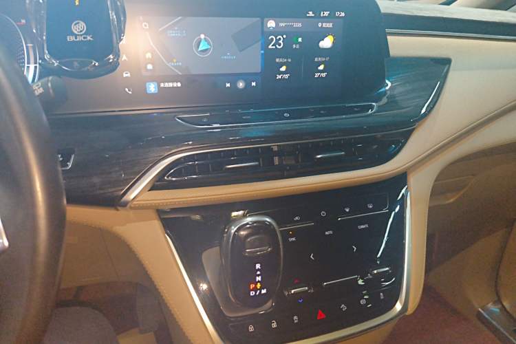 Used Buick GL8 2021 ES Land Cruiser 653T Luxury Edition Audio And AC Panel
