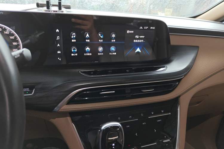 Used Buick GL8 2021 ES Land Cruiser 653T Luxury Edition Audio And AC Panel