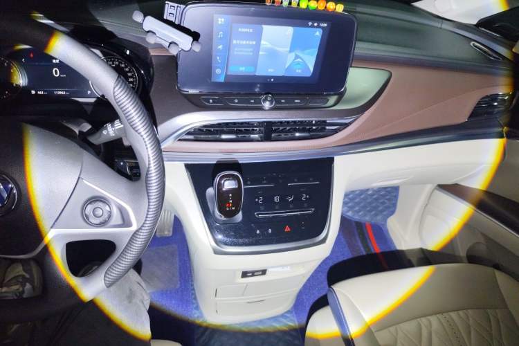 Used Buick GL8 2021 Land Cruiser Executive Class 652T Comfort Model Audio And AC Panel
