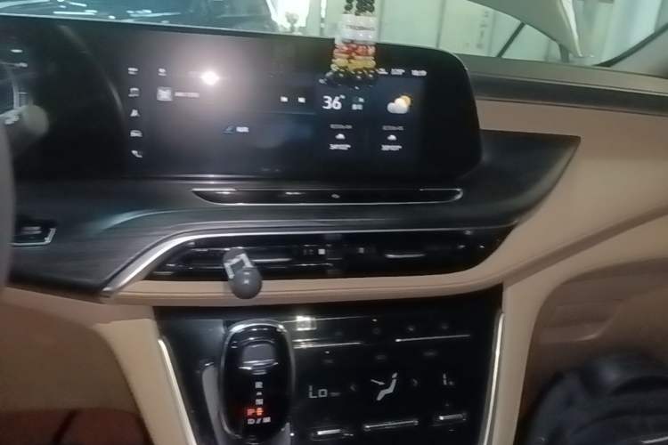 Used Buick GL8 2021 ES Land Cruiser 653T Luxury Edition Audio And AC Panel