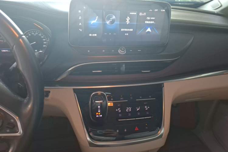 Used Buick GL8 2021 Land Cruiser Executive Class 652T Luxury Model Audio And AC Panel