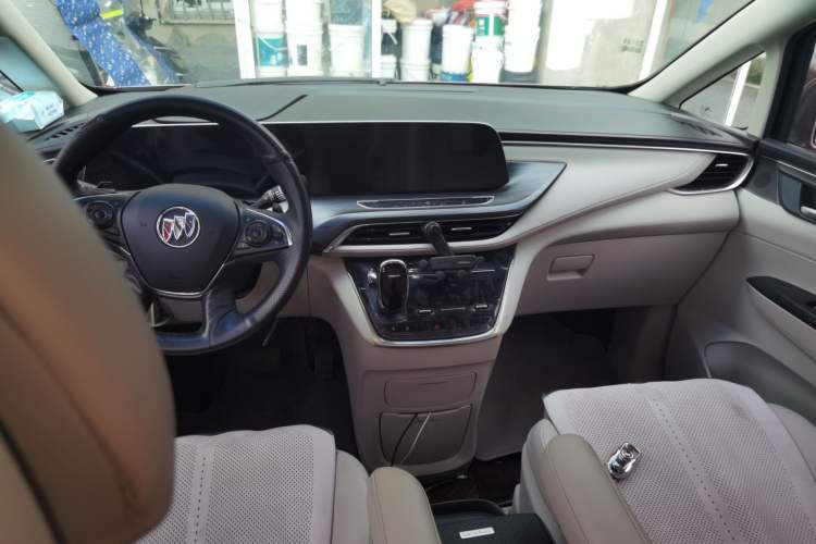 Used Buick GL8 2021 ES Landtrek 653T Comfort Edition Center Console