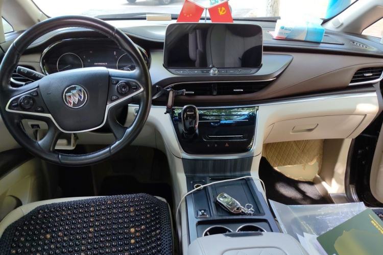 Used Buick GL8 2021 Land Cruiser Executive Class 652T Luxury Model Center Console