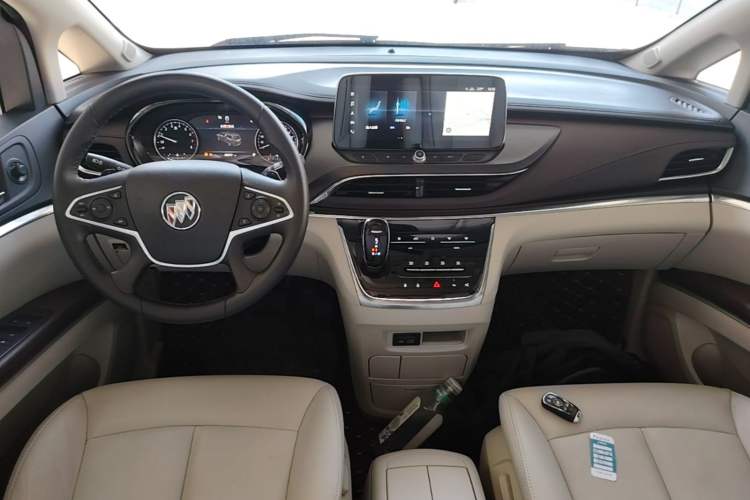 Used Buick GL8 2021 Land Cruiser Executive 652T Premium Model Center Console