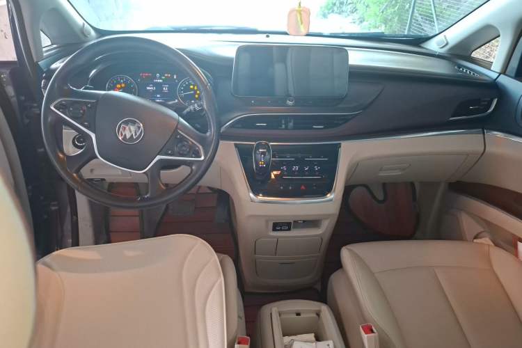 Used Buick GL8 2021 Land Cruiser Executive Class 652T Luxury Model Center Console