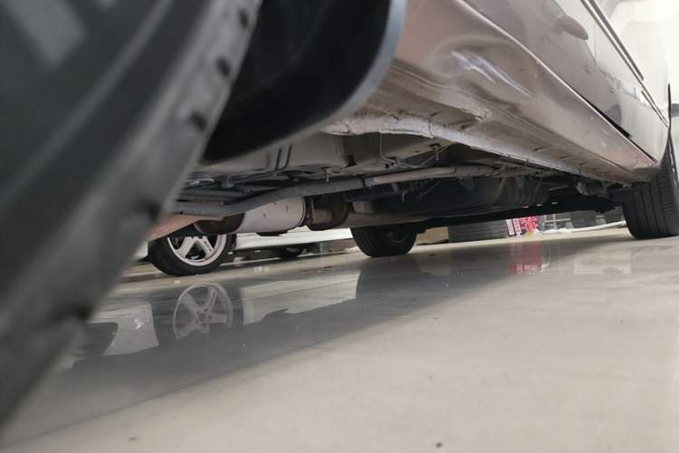 Used Buick GL8 2021 Land Cruiser Executive Class 652T Comfort Model Chassis Front Left