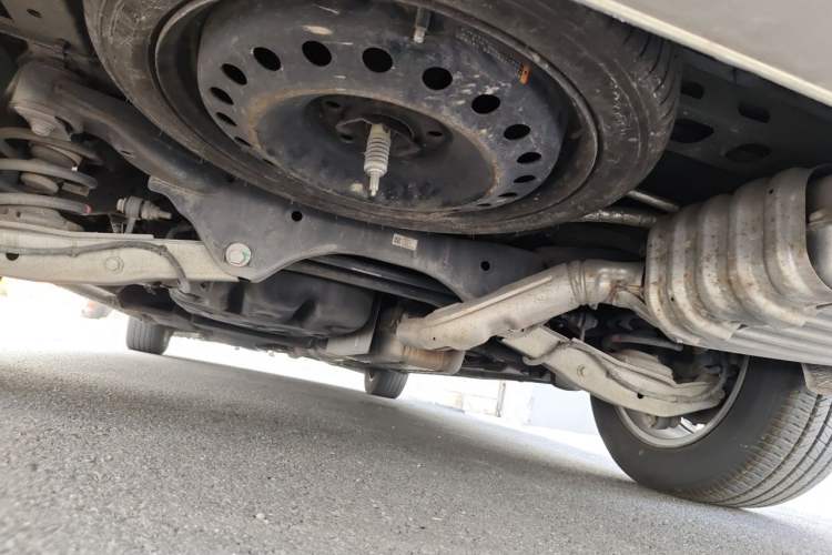 Used Buick GL8 2021 ES Land Cruiser 653T Luxury Edition Chassis Rear