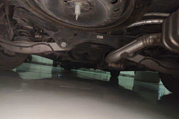 Used Buick GL8 2021 ES Land Cruiser 653T Luxury Edition Chassis Rear