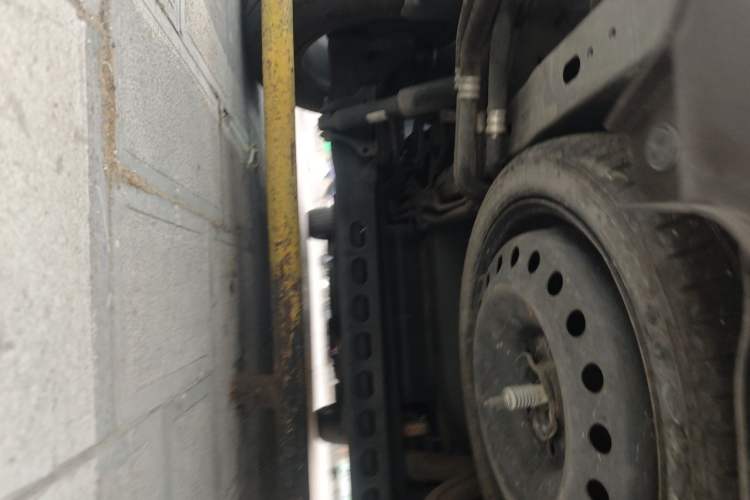 Used Buick GL8 2021 Land Cruiser Executive Class 652T Comfort Model Chassis Rear Left